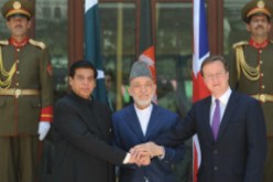 اجتماع كرزاي مع رئيسي وزراء بريطانيا وباكستان في كابول
