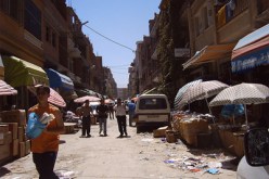 عصابة تقتحم محل لبيع الأجهزة الكهرومنزلية بعد تكبيل الحراس في‮ ‬الحميز