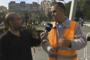 بالفيديو هذا هو الوقت المتطلب لإصلاح الحفرة وعودة حركة المرور لطبيعتها