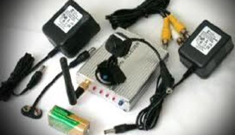 عون أمن بـ‮''‬حمس‮'' ‬يزرع ميكروفونات وأجهزة تنصت داخل قاعات الاجتماع