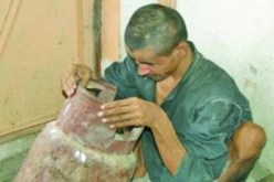 كبّل زوجته وفتح قارورات الغاز وتركها تصارع الموت مع ابنيها بالبويرة