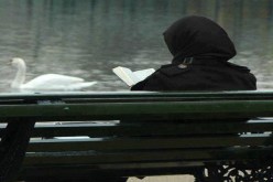 يتيمات.. غايتهن الجدية والظفر بعيشة هنيّة