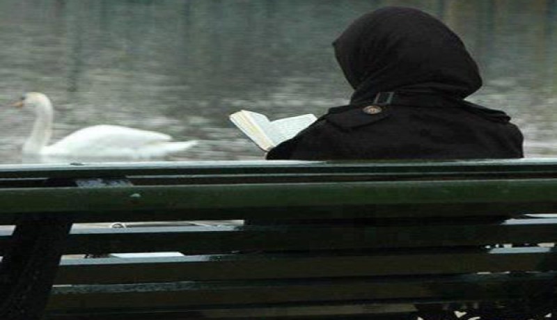 يتيمات.. غايتهن الجدية والظفر بعيشة هنيّة
