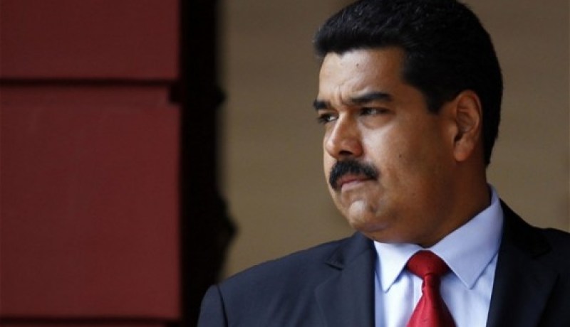 الرئيس الفنزويلي يعلن طرح عملات ورقية أكبر قيمة لمواجهة نقص السيولة والتضخم في البلاد