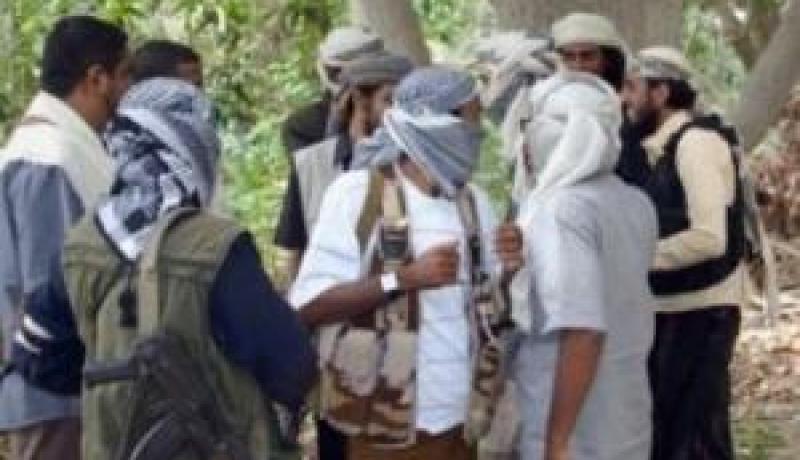 القاعدة تفرج عن 73 جنديا يمنيا