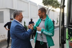 بالصور.. رئيس الفاف يُحفز اللاعبين وبلماضي قبل مواجهة المُنتخب المالي