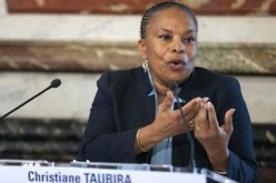 وزيرة العدل الفرنسية تؤكد ان نزع الجنسية غير مدرج في التعديل الدستوري