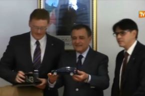 بالفيديو الجزائر تكسب ثقة العملاق الألماني ومصنع فولسفاغن رسميا في غليزان