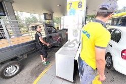 زيادات الوقود عادية ولا تسقيف لاستهلاك البنزين