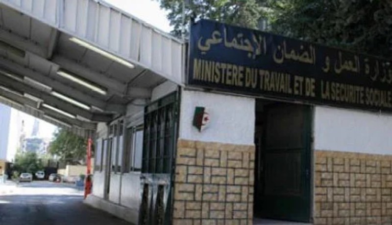 خياط يؤكد أن وزارة العمل تهدف إلى تخفيض نسبة البطالة