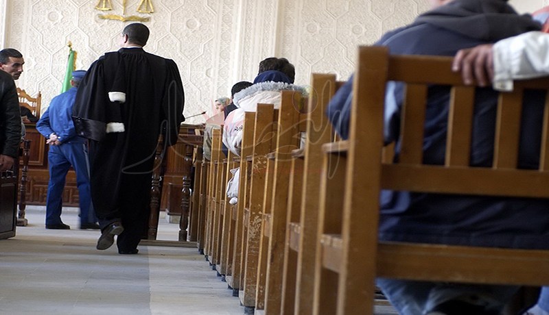 شاب يقيم رفقة مراهقة في غرفتها بمنزلها العائلي من دون علم أهلها