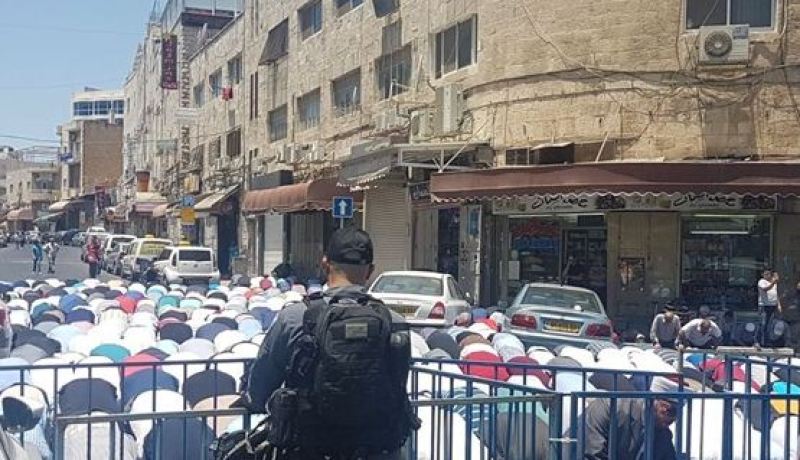 بالفيديو.. الاحتلال الإسرائيلي يمنع لأول مرة الأذان والصلاة في الأقصى