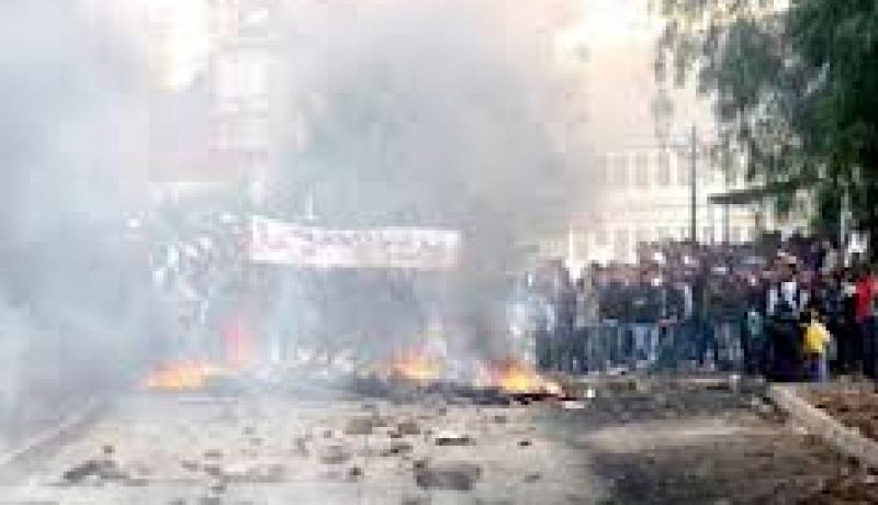 مواطنون يغلقون مداخل الطريق السيار شرق غرب في قسنطينة