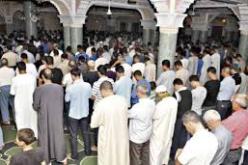 اكتضاض المساجد بالمصلين في أعقاب الزلزال الذي ضرب العاصمة