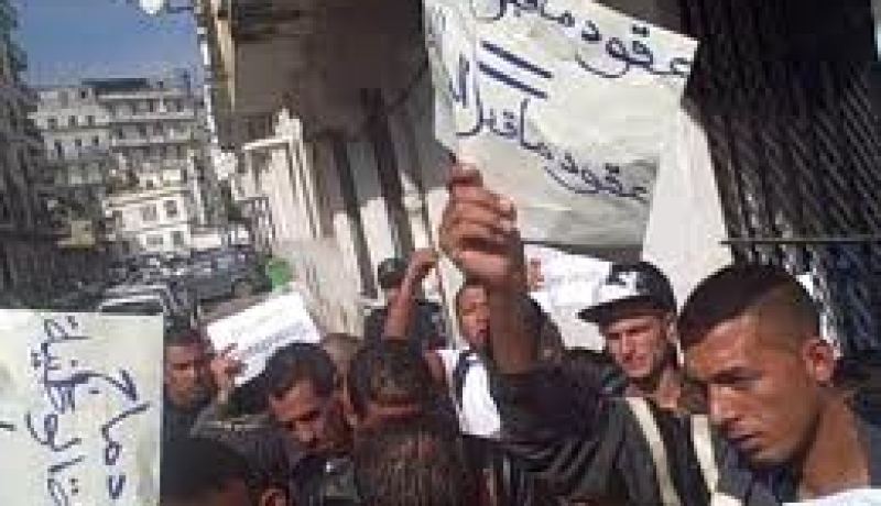 وقفة احتجاجية وطنية سلمية لشباب عقود ما قبل التشغيل يوم 3 فيفري