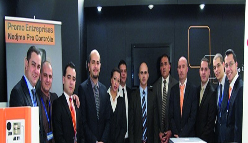 جناح نجمة يشهد حضورا قويا وإقبالا واسعا من المحترفين