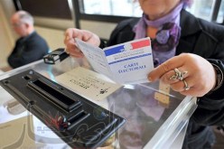 الصندوق‮ ‬يفصل اليـوم بين مترشح المهـاجرين،‮ ‬رئيس الأغنياء ومفضلة الشباب