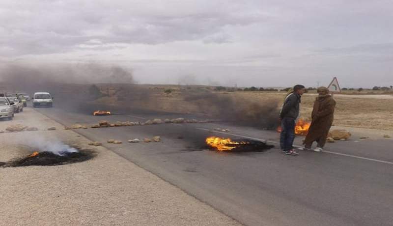 سكان بلدية عين سلطان بسوق أهراس يغلقون مقر البلدية ويطالبون بتنحية “المير”