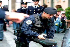 انفجار 3 قنابل بمبنى للضرائب بنابولي في ايطاليا