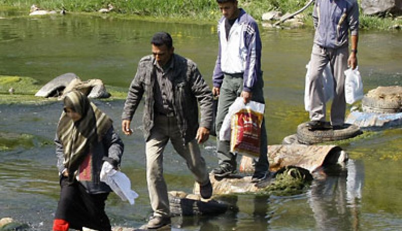 تواصل عمليات النزوح الجماعي لسوريين نحو الأردن