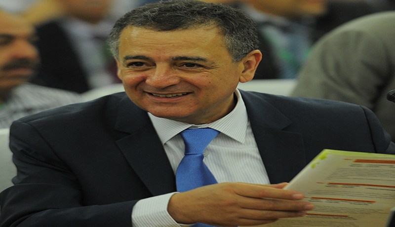 بوشوارب ما يفرّطش في العمّال