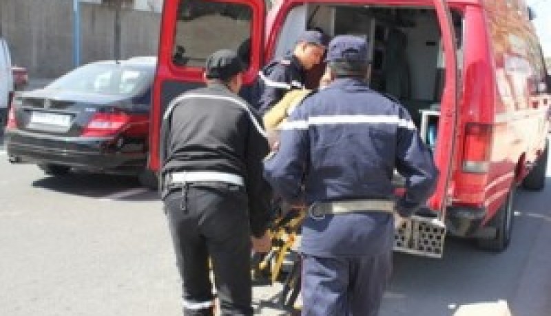 وفاة 3 أشخاص وإصابة آخر بجروح في حادث مرور على الطريق السيار شرق-غرب بالقرب من العلمة