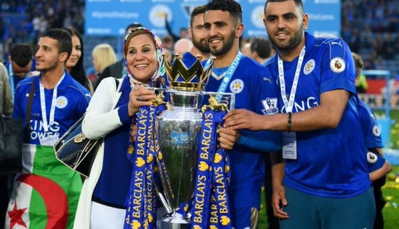 عشاق بطل إنجلترا يختارون محرز لاعب الموسم في ليستر سيتي