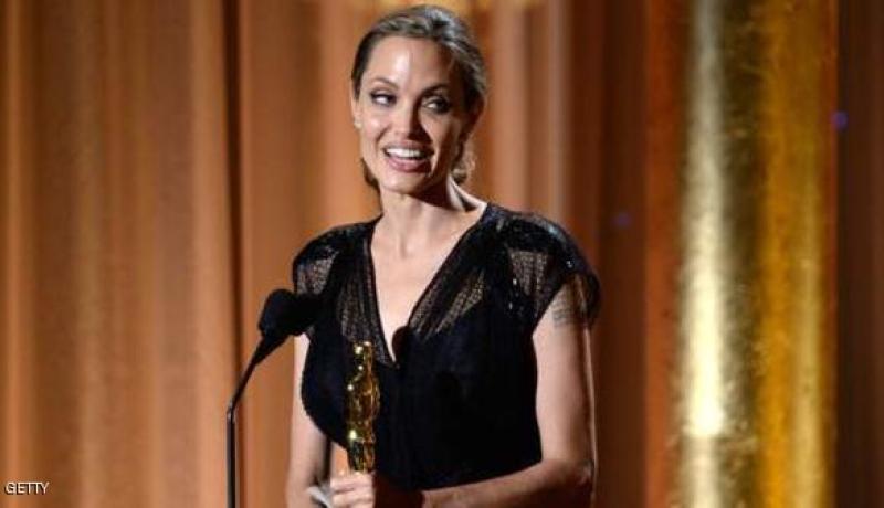 أنجلينا تتحدث عن مأساة طفلة مع داعش