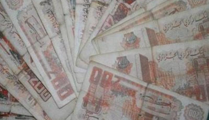 تفكيك عصابة بأدرار متخصصة في تقليد الأوراق النقدية و الوثائق الرسمية