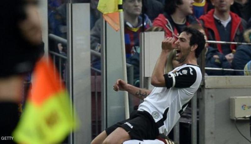 فالنسيا يهز عرش برشلونة في كامب نو