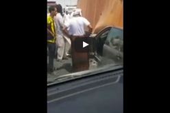 بالفيديو.. نجاة سائق سعودي بأعجوبة بعد سقوط حاوية شاحنة عليه