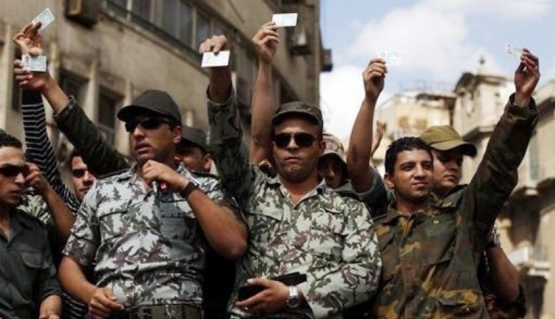 لجنة الاقتراحات بالبرلمان ترفض العفو الشامل عن ضباط الجيش المؤيدين للثورة