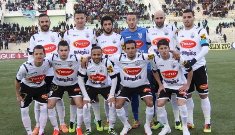 تشكيلة الوفاق تجري حصة تدريبية بملعب تشاكر بتعداد مكتمل