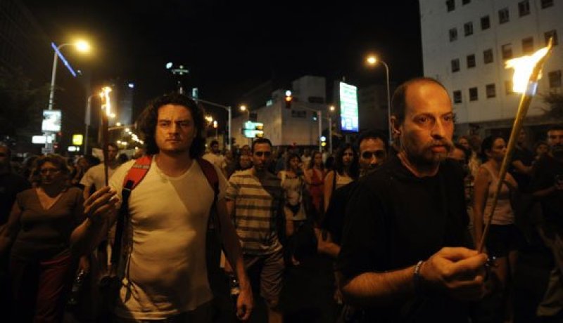 مظاهرة فى تل أبيب بعد وفاة إسرائيلى أشعل النار فى جسده