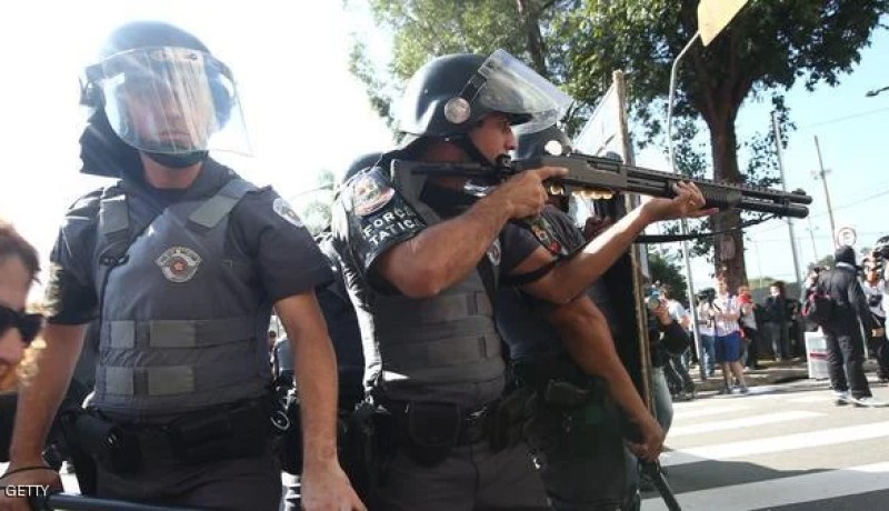 تفريق متظاهرين ضد المونديال في البرازيل