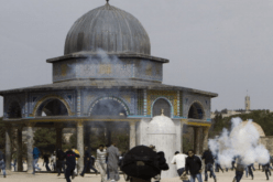 مواجهات بين فلسطينيين والشرطة الإسرائيلية في المسجد الأقصى