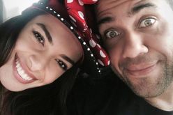 بالصور والفيديو … “داني ألفيس” يلهب قلعة “ديزني لاند” رفقة زوجته !!