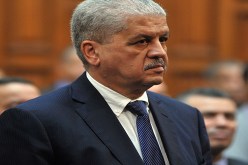 سلال يخاطب المعلمين والأساتذة عبر الفايسبوك