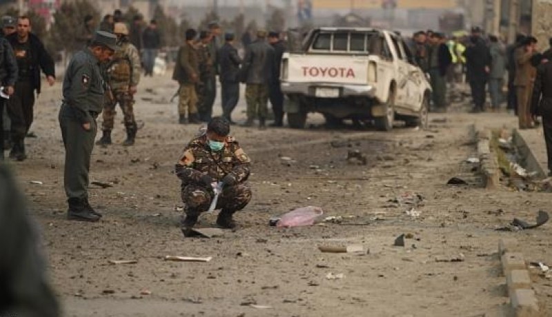مقتل 10 أفراد من أسرة واحدة في هجوم بقنبلة يدوية بأفغانستان