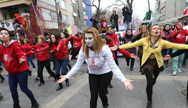 احتجاجات بعد حرق امرأة قاومت اغتصابها في تركيا