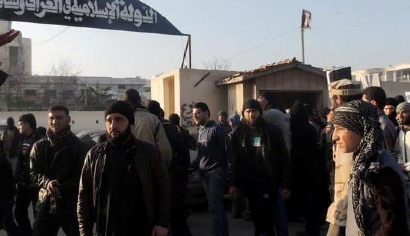 طفل داعشي يقتل شابا فلسطينيا بحجة انتمائه إلى المخابرات الاسرائيلية