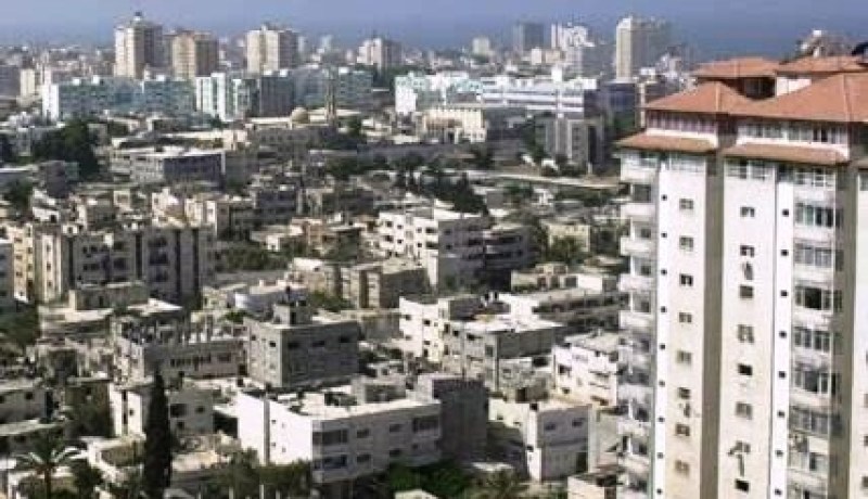 الصحفيون والإعلاميون الأجانب يغادرون برج الشروق بوسط غزة بعد تهديد إسرائيلي بقصفه