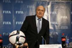 بلاتر يطالب قطر بالمزيد من أجل حماية العمال