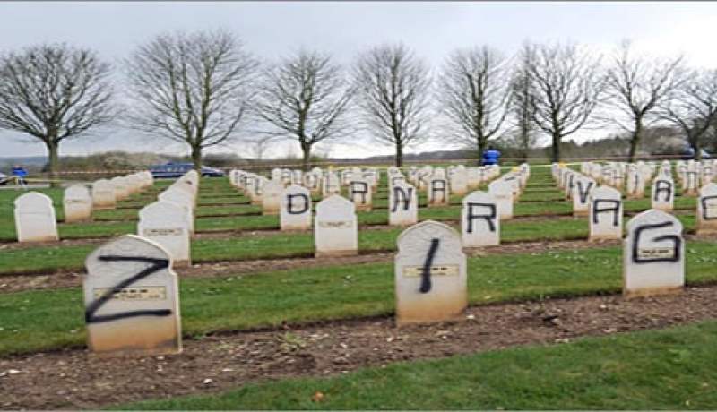 تدنيس نحو ثلاثين قبرا تعود لمسلمين في جنوب غرب فرنسا