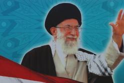 خامنئي يحذر من استيراد السلع الأميركية