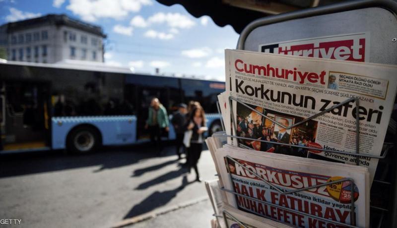 حبس صحفي تركي كشف تسليح أردوغان لداعش