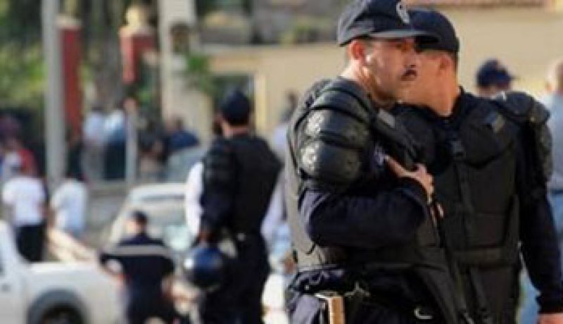 سلال يؤكد أن الجزائريون صفوا نهائيا حساباتهم مع العشرية السوداء