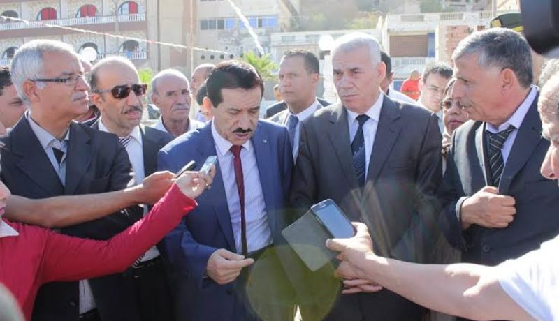 بالصور عمار غول في زيارة ميدانية إلى شاطئ شقرون 1 بعين تيموشنت