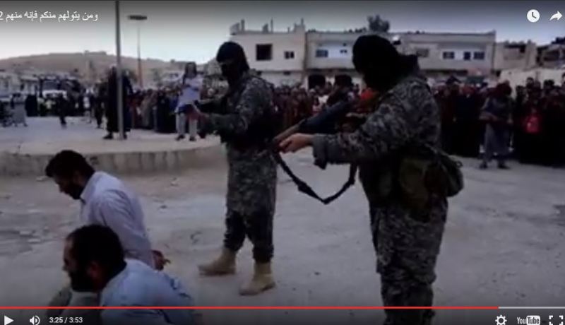 بالصور داعش يُعدم 3 من عناصره بتهمة التجسس لصالح الجيش السوري