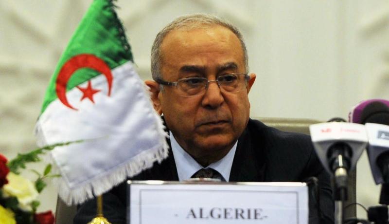 الجزائر ترفض التدخل العسكري في ليبيا